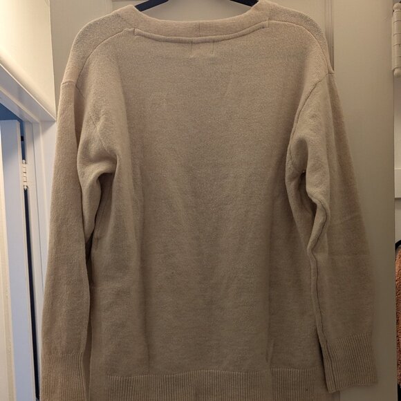H&M Cream V-Neck Sweater - Picture 2 of 3